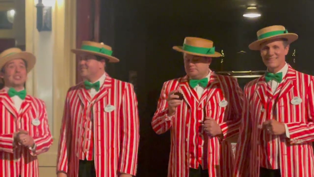 Dapper Dans (Christmas) in Town Square at Disneyland [2025] [4K 60fps]