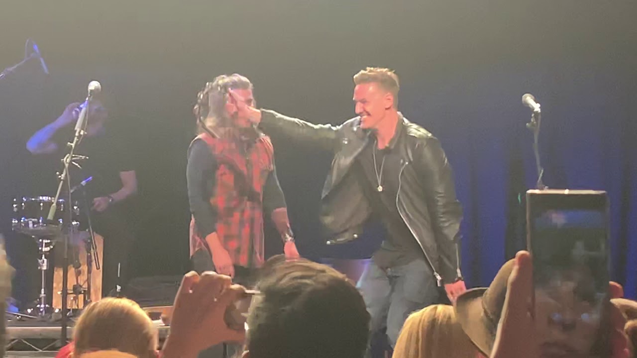 Christian Kane & Riley Smith - The House Rules
