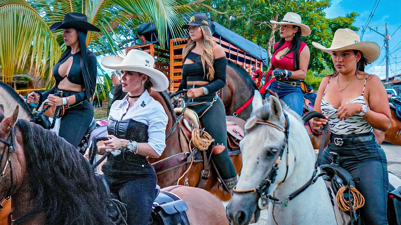 Impresionante CABALGATA en Obando - Valle 🐴 COLOMBIA 2023