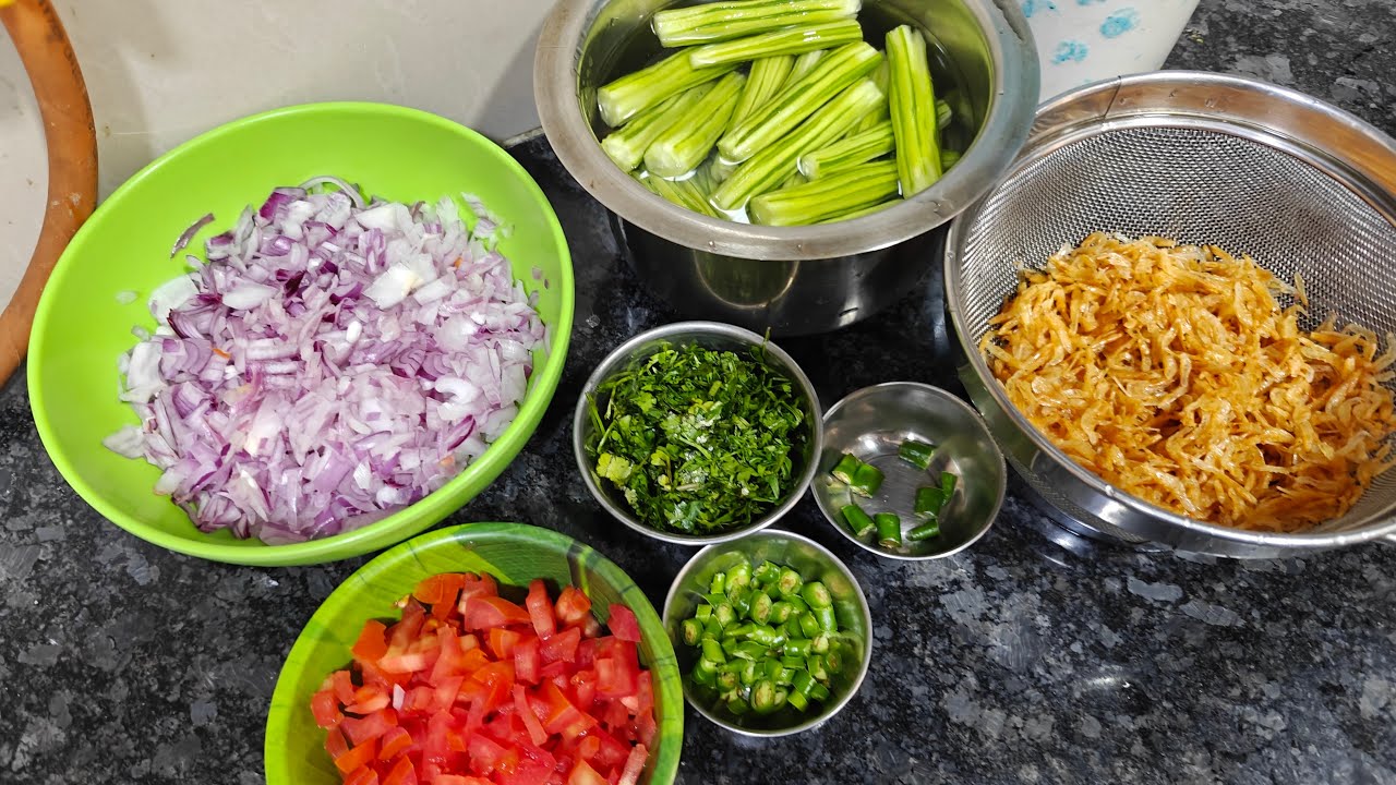 Nani and Nawasa is live drumsticks and sukut ka Konkani salan