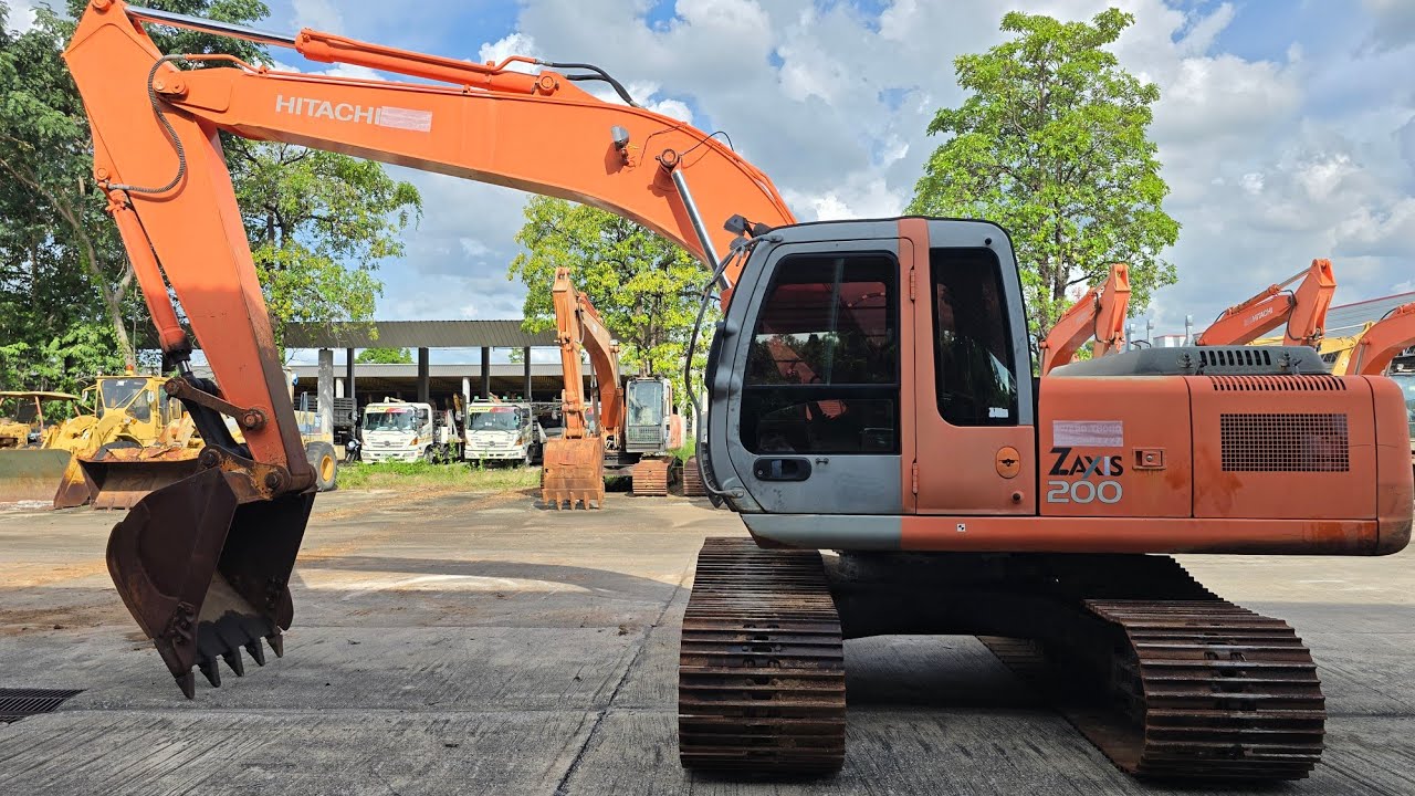 ออกโชตัวสักคัน HITACHI ZX200-1  5,***ชม พอได้ไหมสภาพนี้ 0625870434 เก่ง