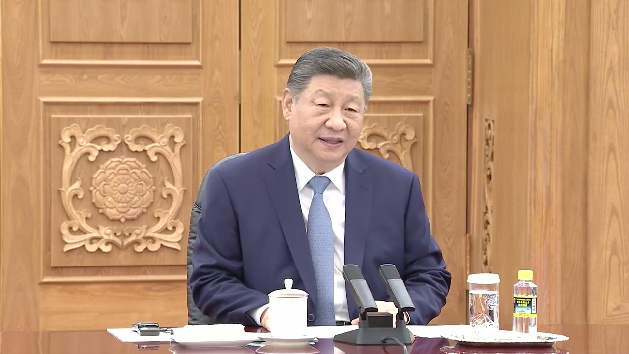 Си Цзиньпин провёл переговоры с президентом Уругвая