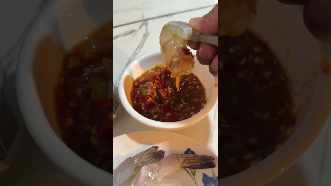 Fresh shrimp with super spicy chili garlic sauce 