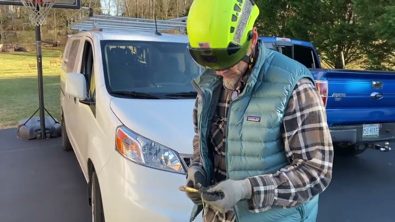 Hip Roof:  Fast Fall Protection using a Rope Only.