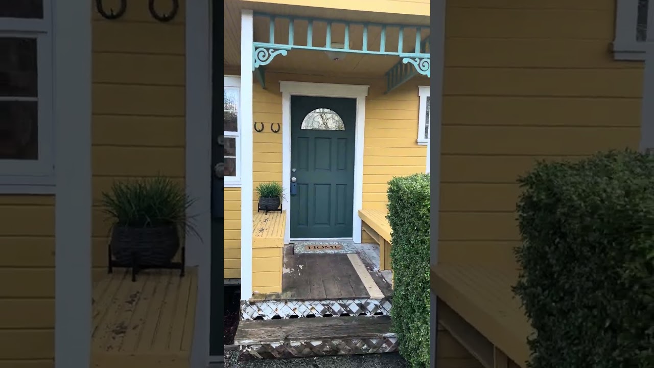 1913 Farmhouse exterior