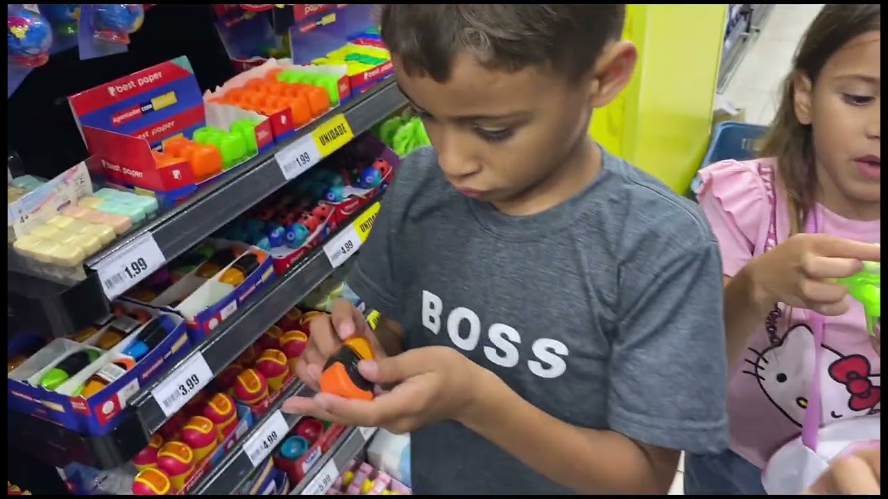 Comprando nosso material escolar 2026