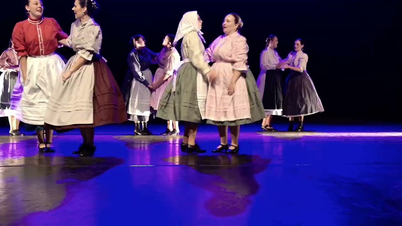Szivárvány Néptáncegyüttes - Tündérkert Néptáncegyüttes - Bökönyi táncok