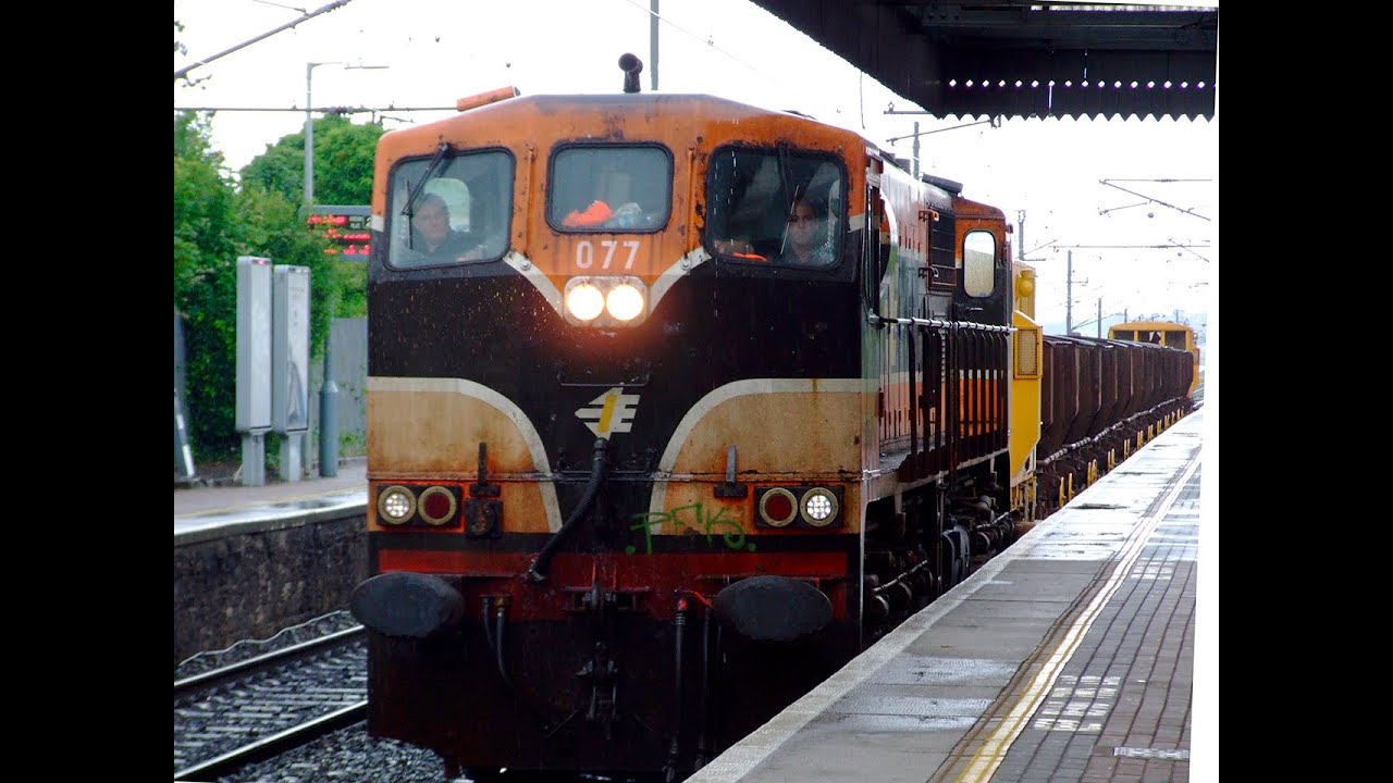 Irish Rail 071 Class - Ballast & Tara Mines trains at Malahide - July 2008
