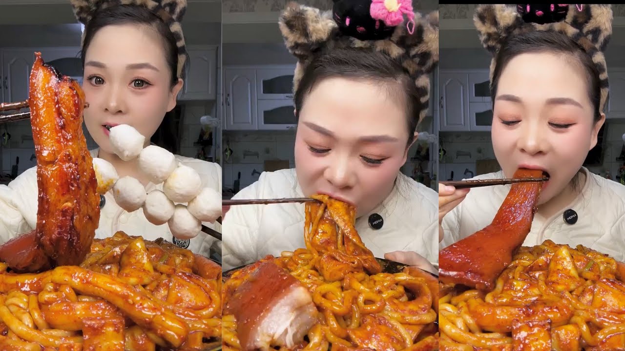 🔥GIANT SPICY NOODLES & PORK BELLY! 🤤 MUKBANG 🔥