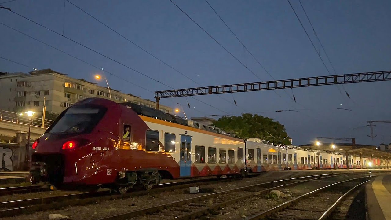 Rama Electrică Alstom Coradia Stream IR-02 împinsă de Phoenix 003 în Grivița