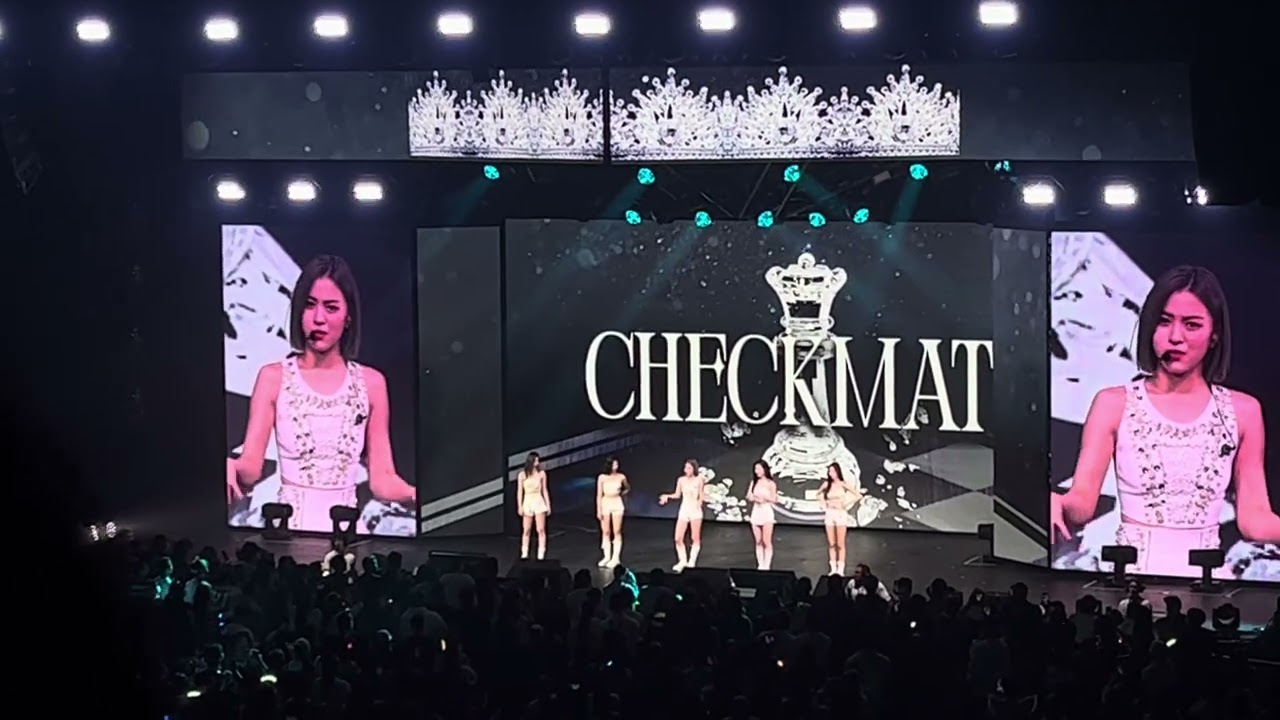 Ment 1 - ITZY ‘CHECKMATE’ Tour in Phoenix Arizona 221029