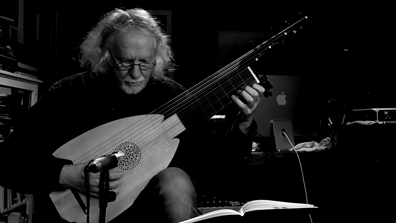 Reusner: Allemande in Dm two ways - Rob MacKillop 12c lute