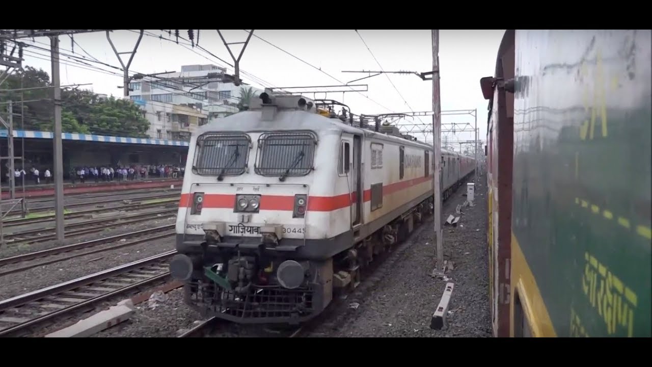 One Hell Of Parallel Overtake between Mumbai Rajdhani & Garibrath Express at Borivali, Mumbai !!!!!!