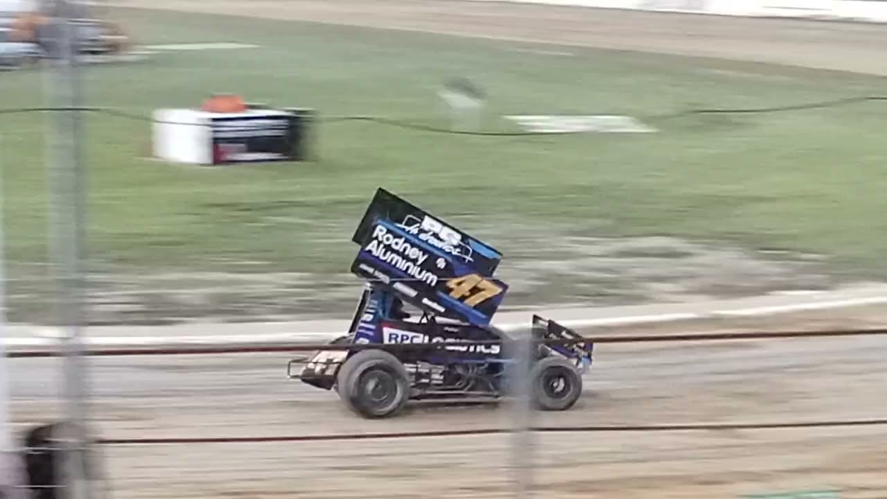 Sprintcar dash at Ruapuna Speedway war of the wings final! 2026