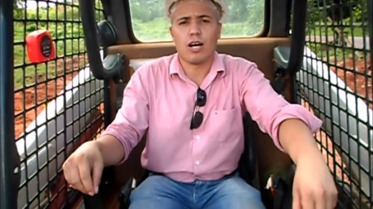 Como Operar Uma Minicarregadeira Bobcat