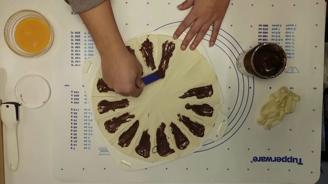 CroissantParty Tupperware - Croissant com nutella