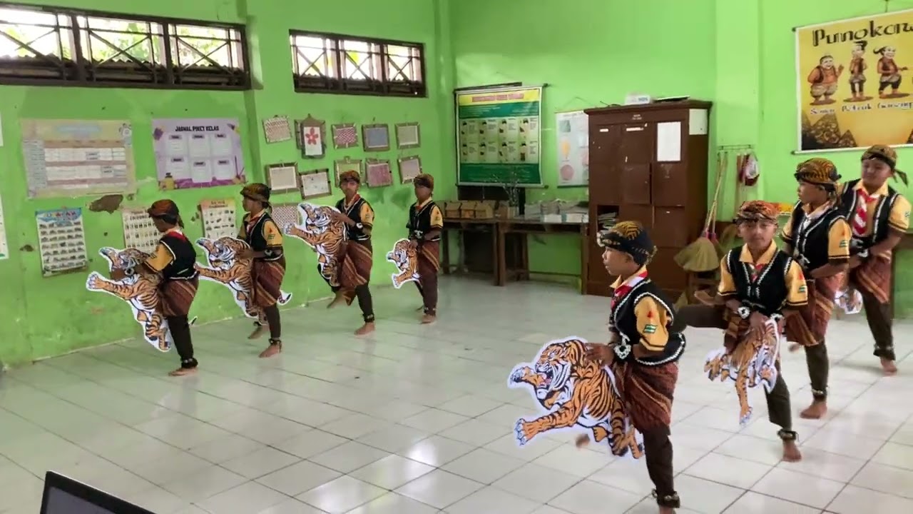Tari kreasi Singo Gringsing Putra juara Harapan 1 Tingkat Kecamatan Reban 