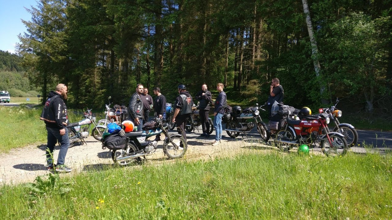 Small Pistons Moped Touring 2019