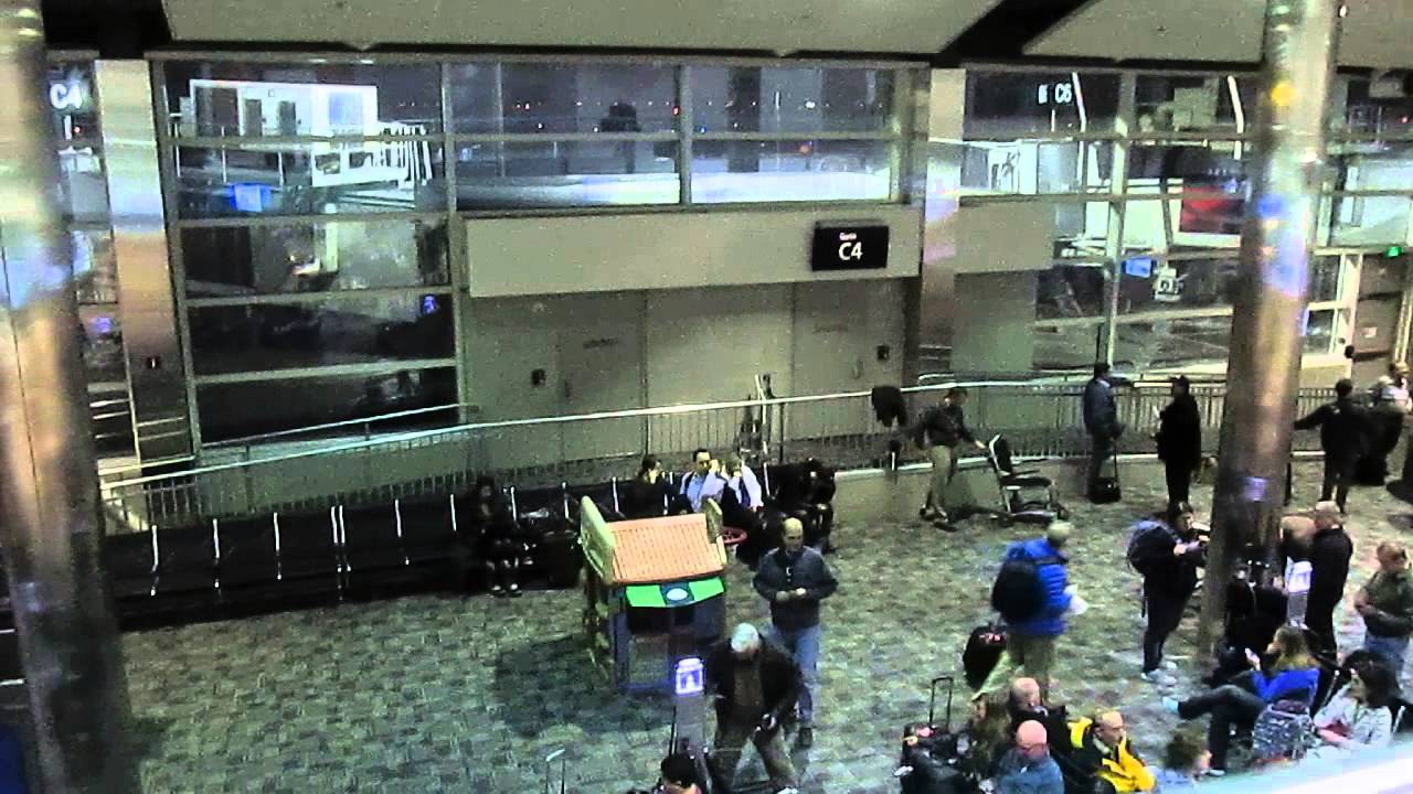 Detroit Airport (KDTW) Concourse C Walkthrough
