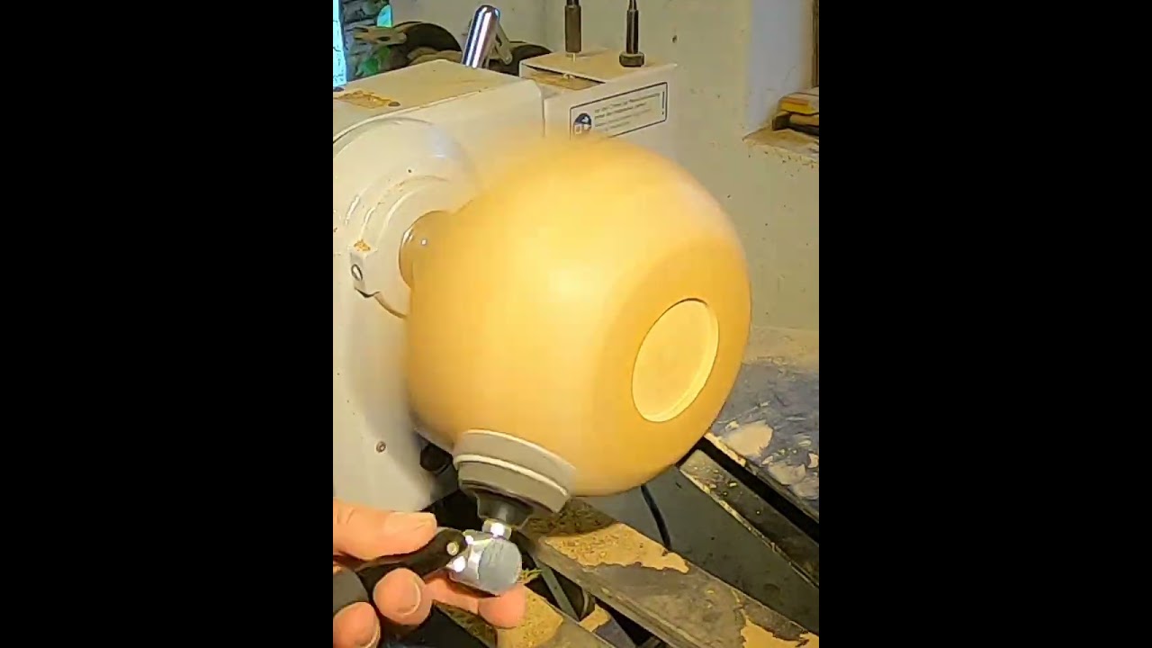 Schale aus Nuss Holz