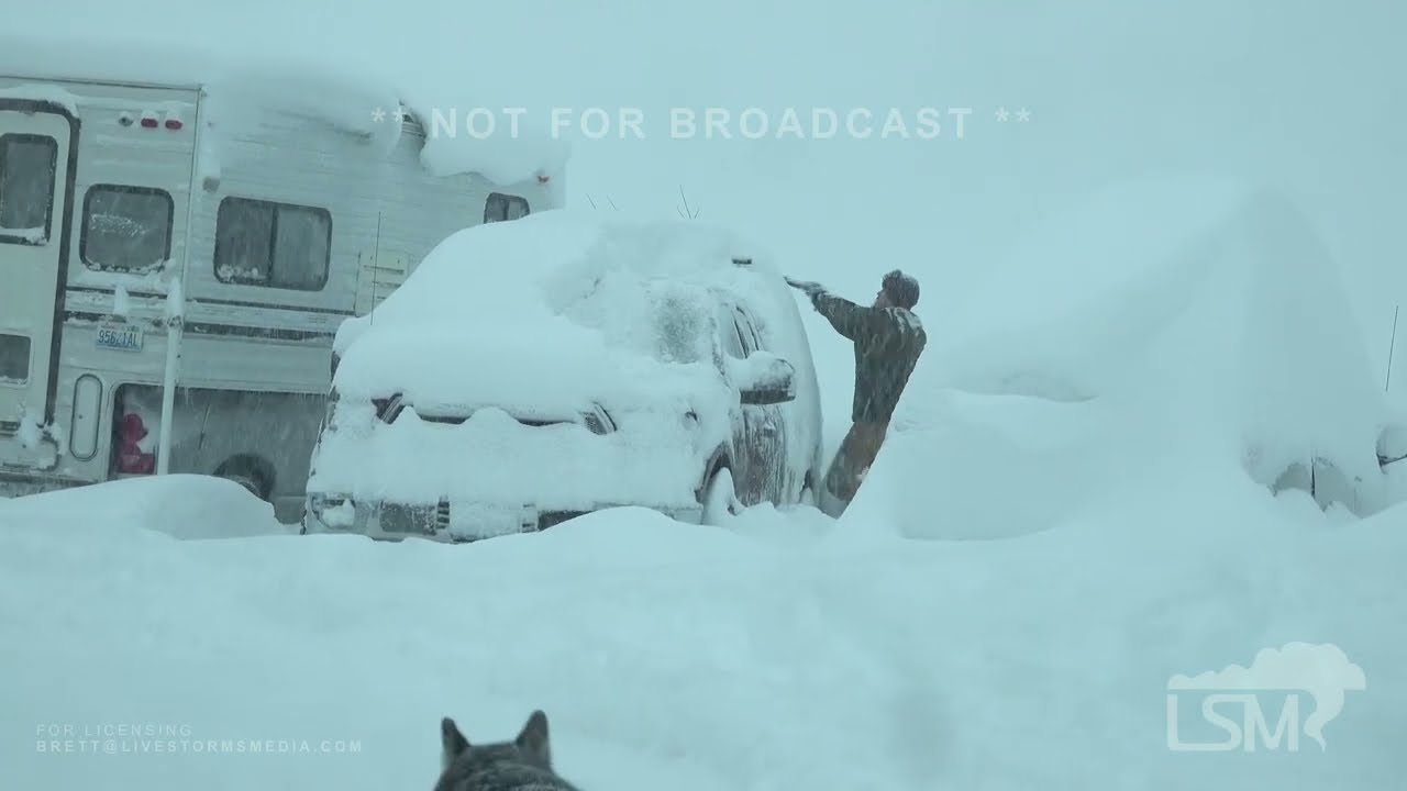01-07-2026 Stevens Pass, WA  - Feet of Snow - Winter Storm - Resort Closed Power Outage - Plows