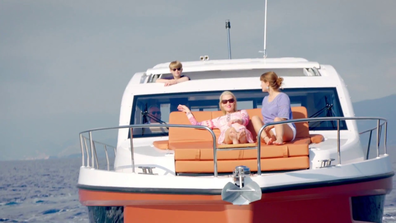 Sealine C430 - DYNAMIC DRIVING AT ITS MOST ELEGANT