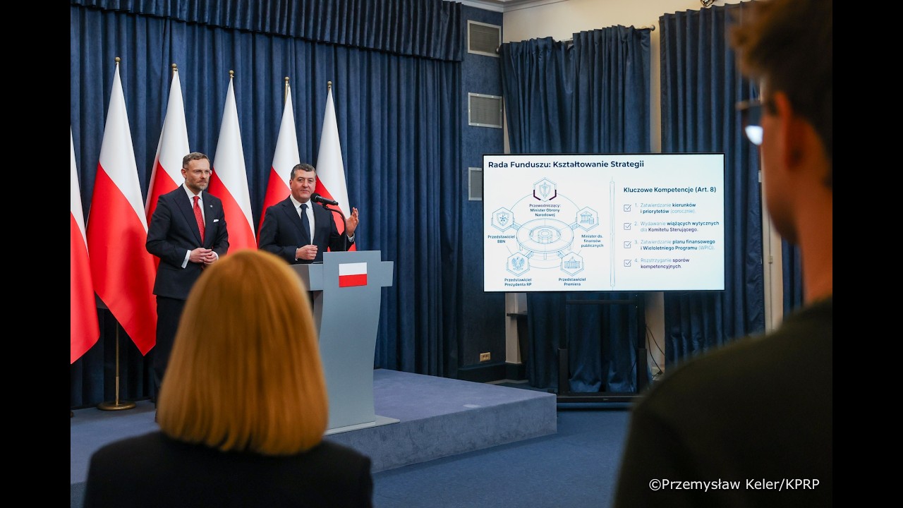 Konferencja prasowa szefa KPRP Zbigniewa Boguckiego i doradcy Leszka Skiby