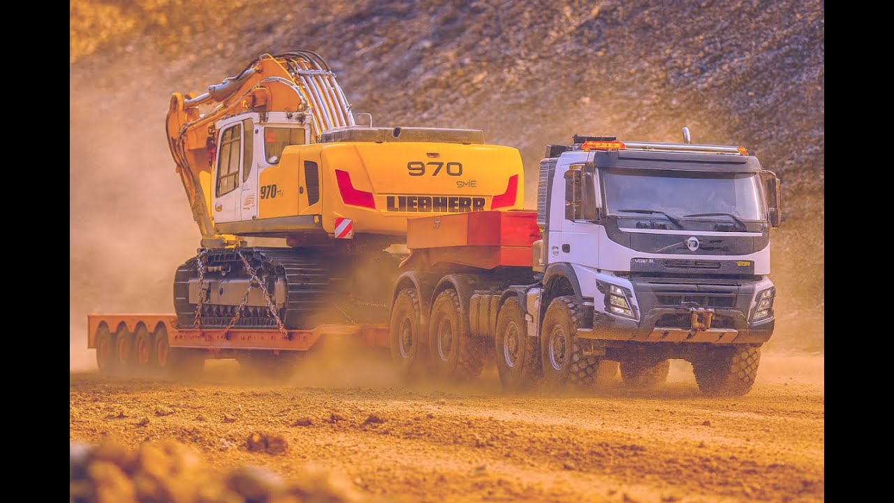 Liebherr R970 Loads Trucks & Gets Hauled on 5 Axle Lowbed!