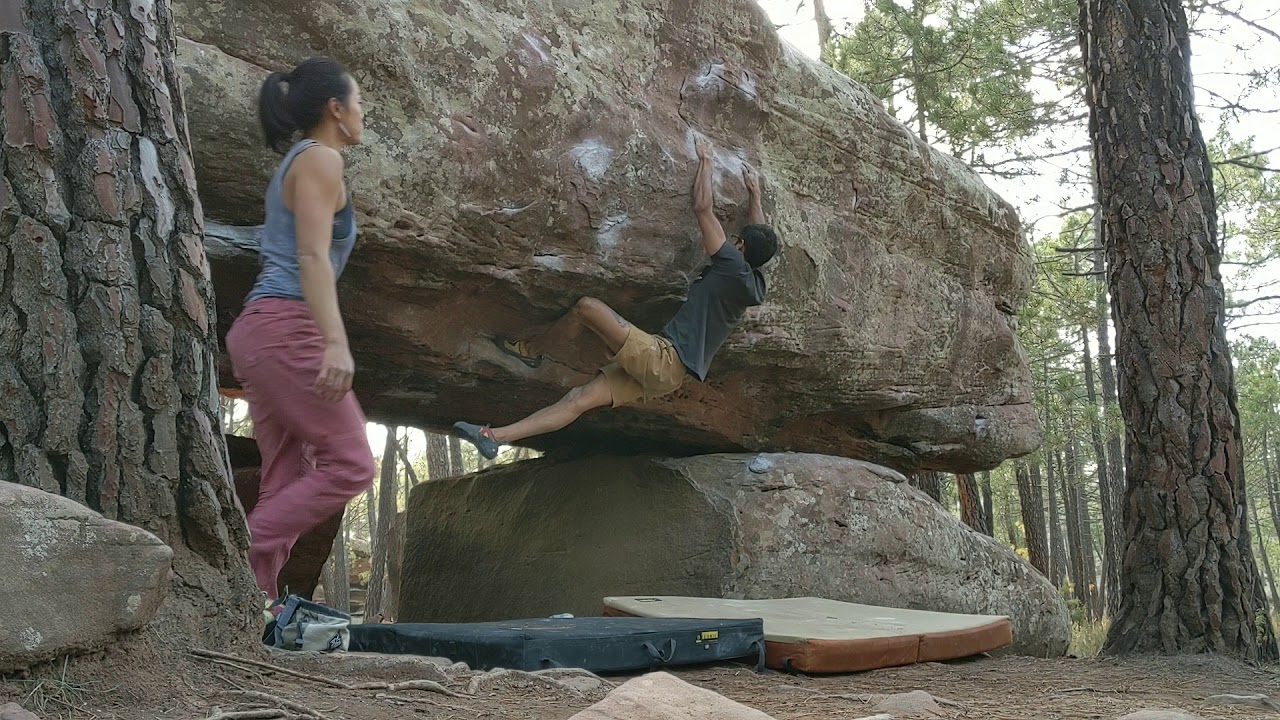 Albarracin Bouldering: El Plus Del Autobus (7B) [Ankur]