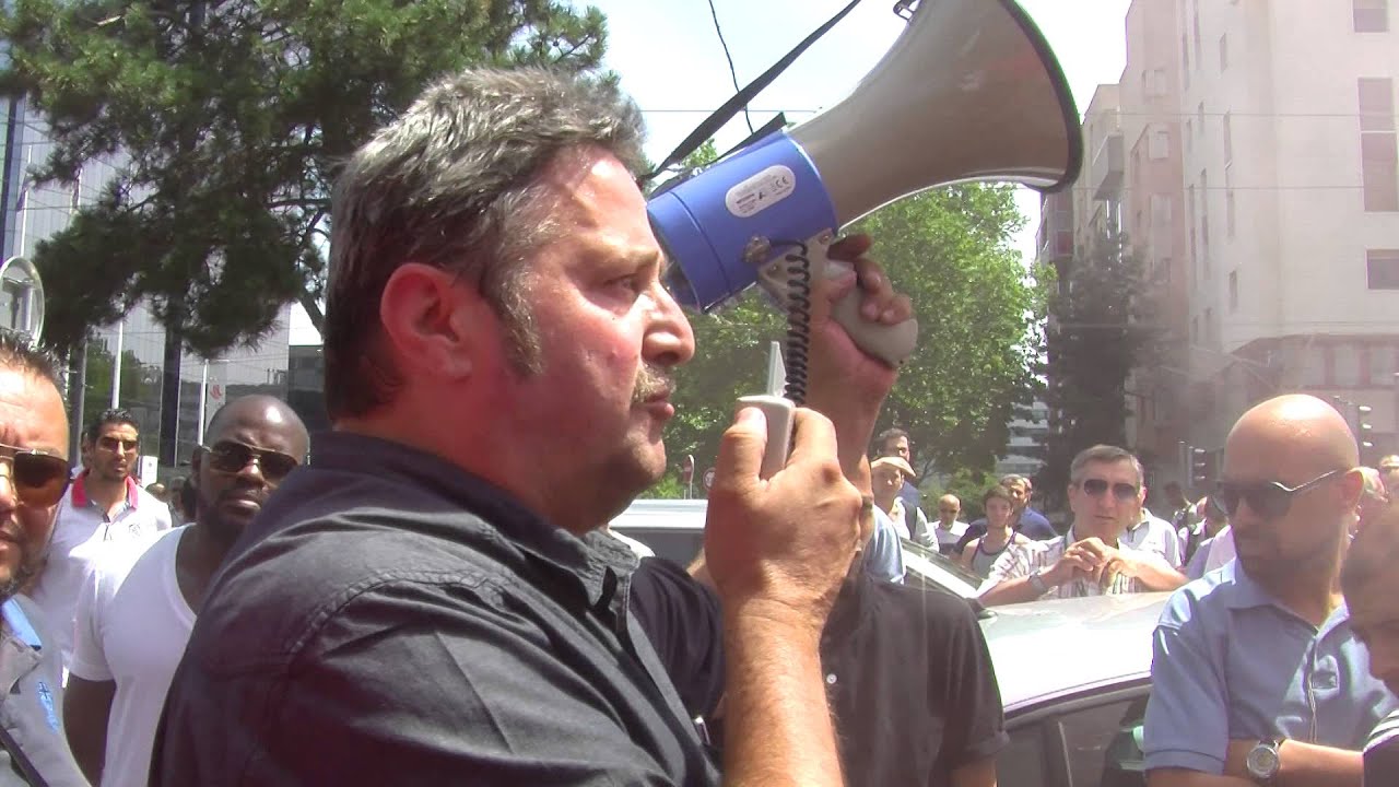 Lyon : les taxis manifestent contre UberPOP
