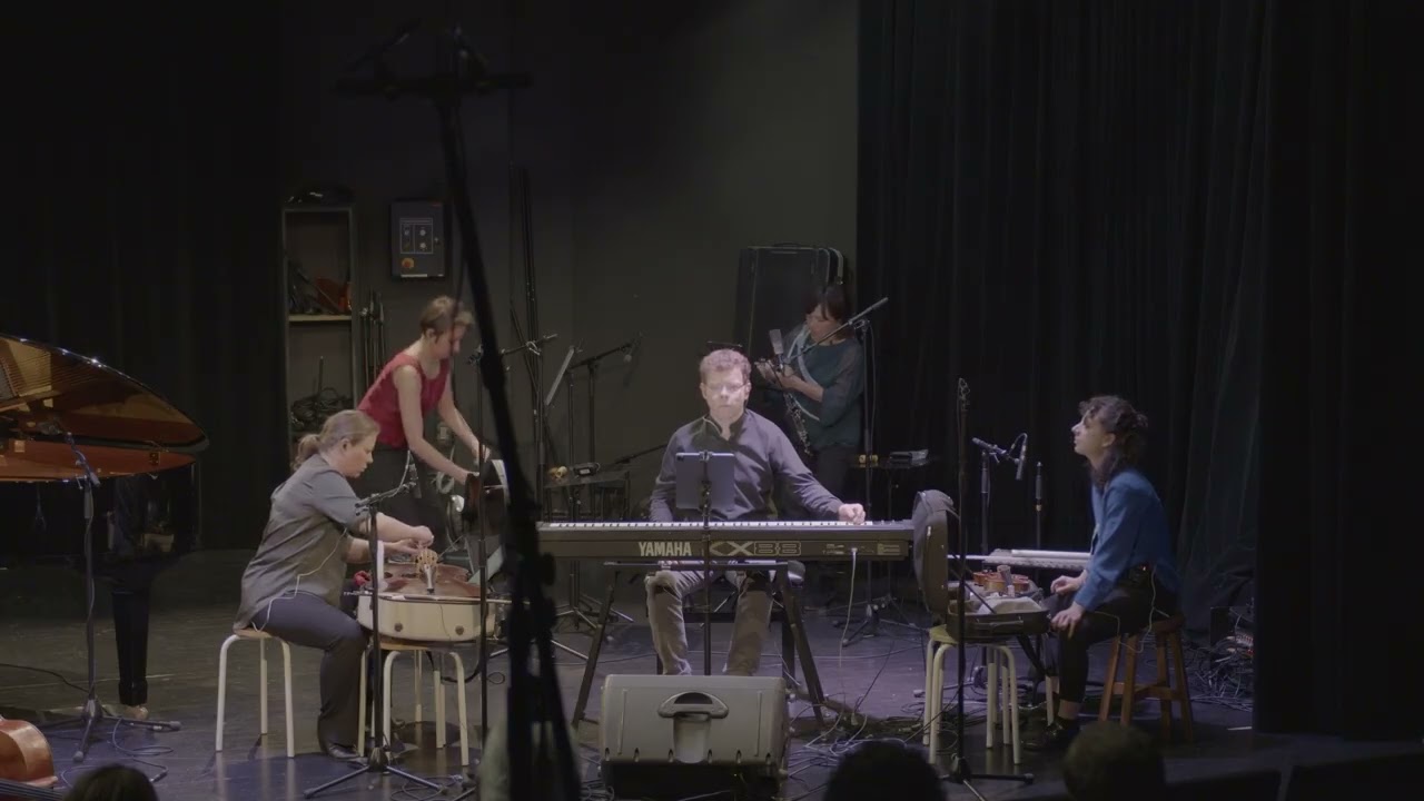 Alexander Khubeev -  Labyrinths of Glass Dreams - Ensemble Fractales