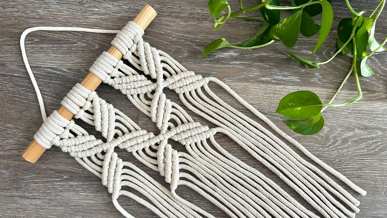 SUPER EASY Small Macrame Wall Hanging Tutorial for Beginners | Popular Macrame Pattern DIY
