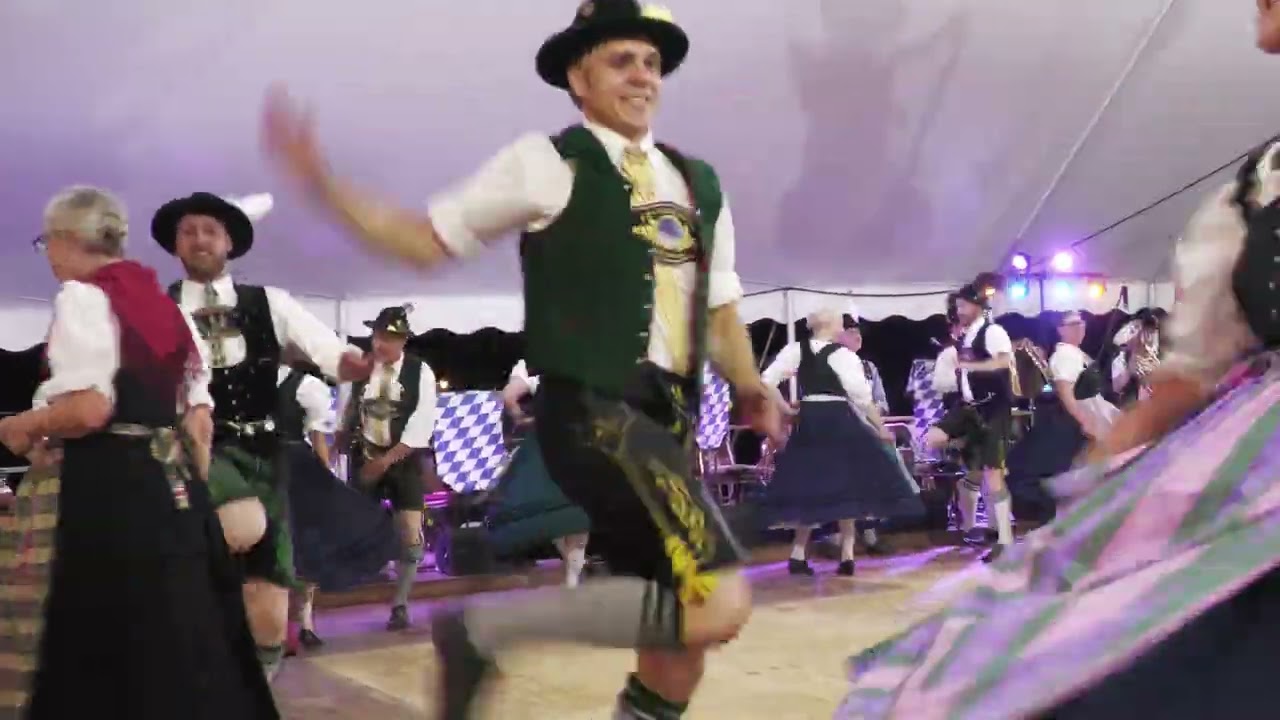 12. Bayerischer Heimat und Trachtenverein Golden Gate perform the Schnacklwaltzer - 30. Gaufest 2025