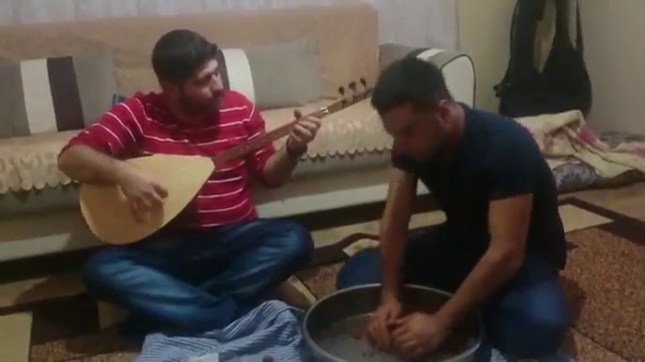 Kesinlikle dinlenmeli.. Siviğin başında salınan güzel (U.H)
