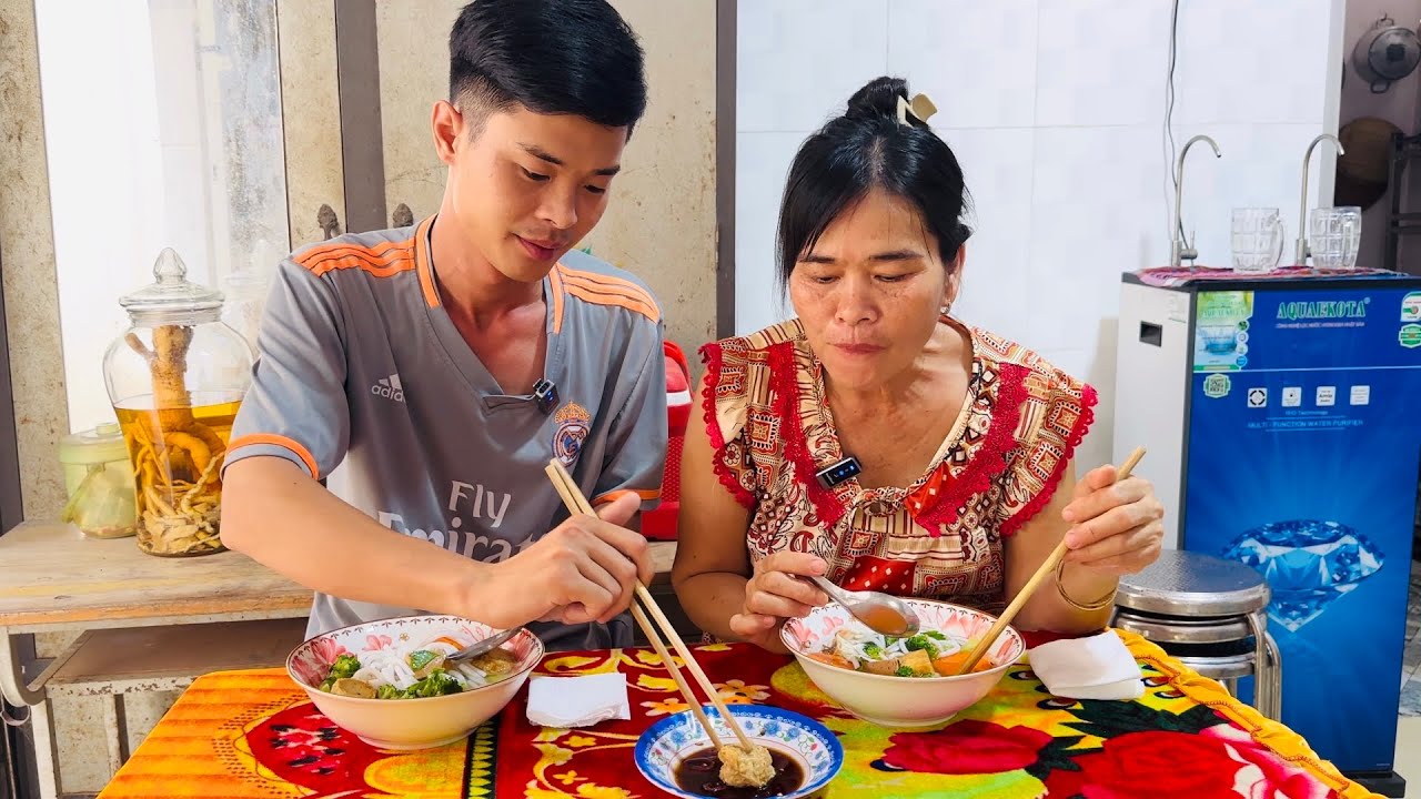 Bữa Chưa Vắng Ba ,Mẹ Nấu B&aacute;nh Canh T&ocirc;m Chay Ngon Qu&aacute; 
