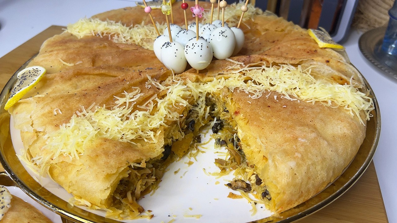 بسطيلة اقتصادية بأقل تكلفة 💲 مالحة بالديك الرومي 🦃🦃 لف البسطيلة بطريقة إحترافية ✅ pastilla dinde 💲