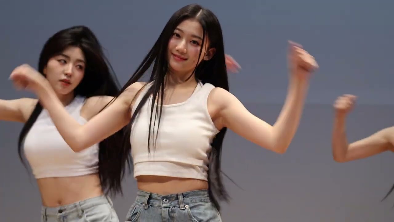 [4K] 230820 트리플에스(tripleS) 카에데 (Kaede) 러블루션 'Girls' Capitalism' 러블루션 팬사인회