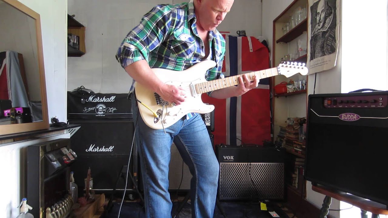 Dimarzio DP218 Bridge & Neck pickups on Strat (HD)