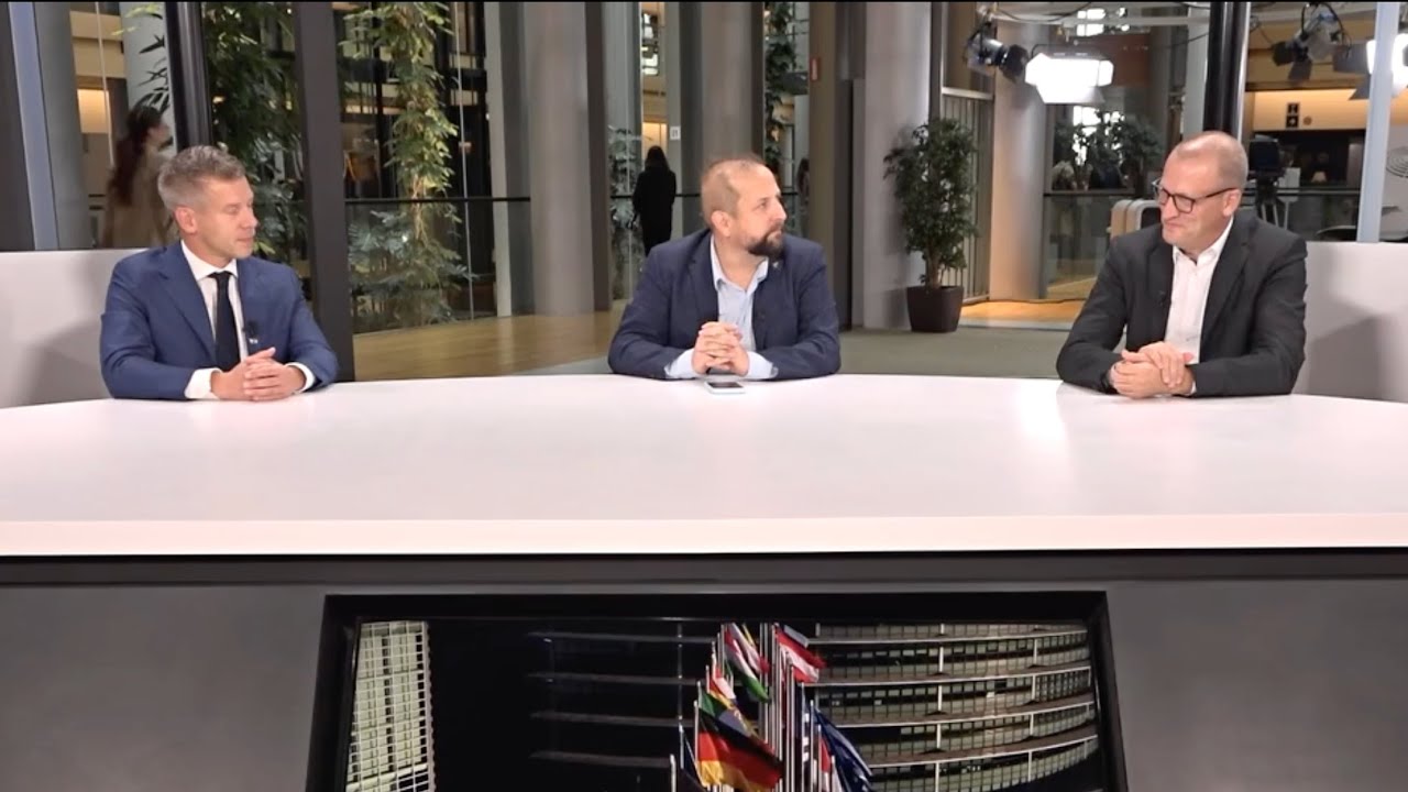 Ha valaki Orbánt bírálja, az nem Magyarországot támadja – Magyar Péter és Tarr Zoltán az EP-vitáról