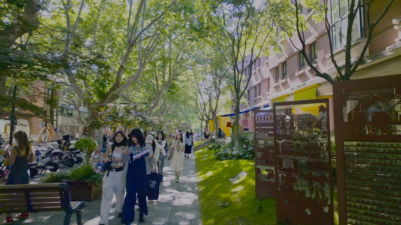 Sunny Walk on charming streets of Shanghai - 4K HDR 60fps
