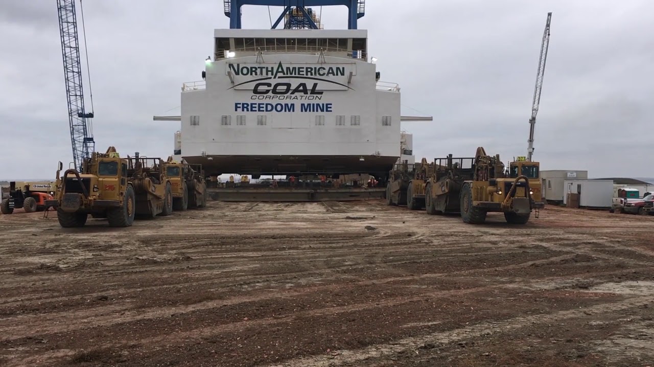 Dragline tub replacement at the Freedom Mine near Beulah, North Dakota