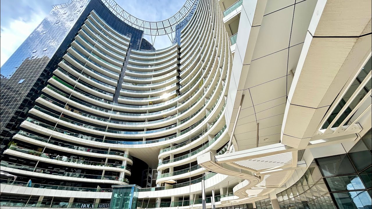 Al Jimi Avenue Spacious 2+s High floor with amenities 118K