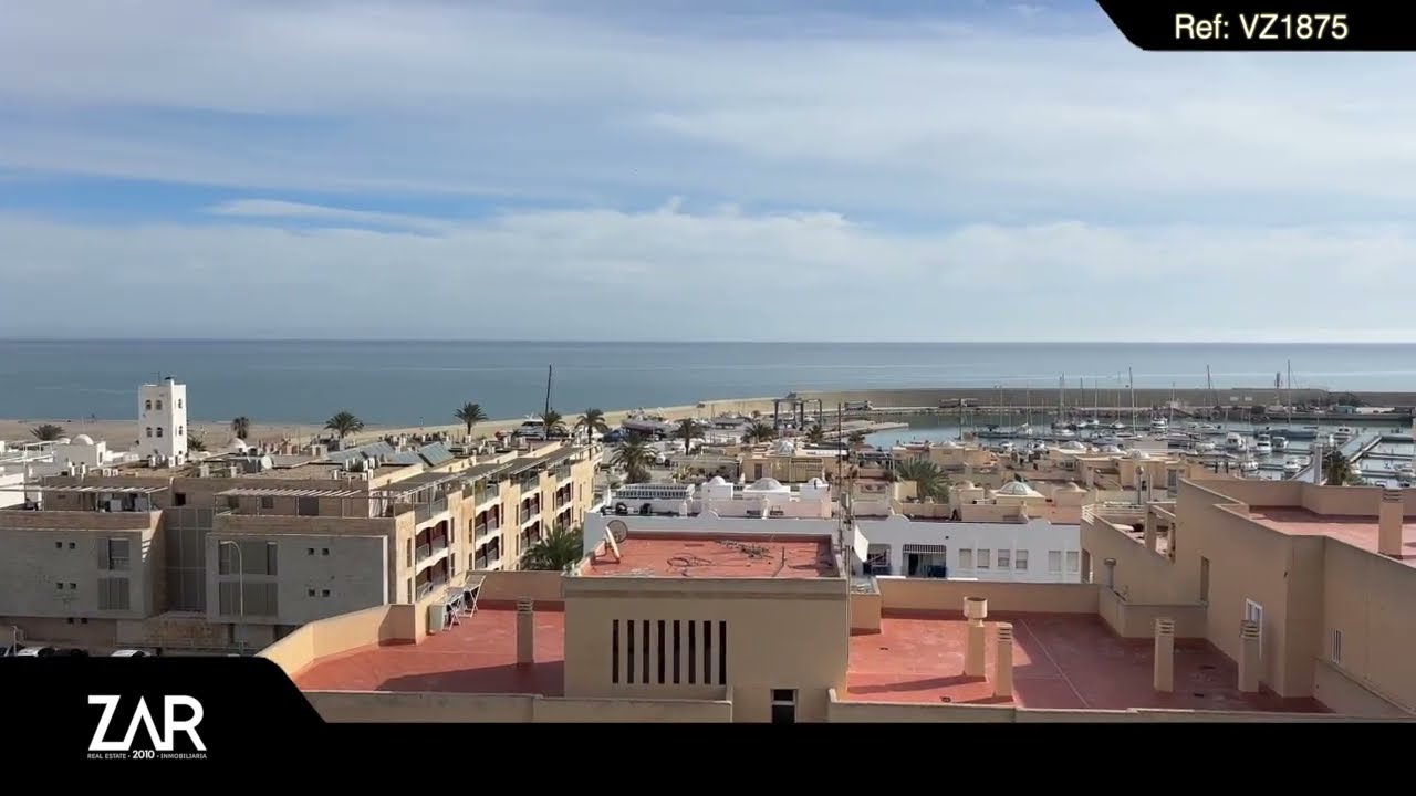 Ático Dúplex de Lujo con Vistas al Mar en Garrucha