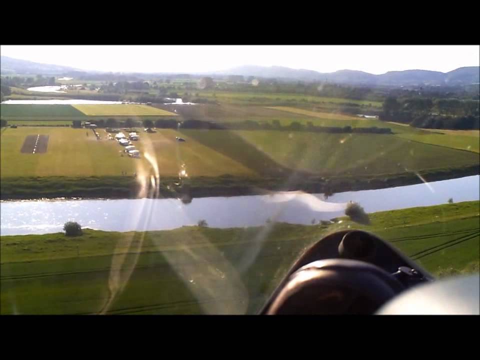 Ungewöhnliche Außenlandung mit einem Segelflugzeug auf Modellflugplatz