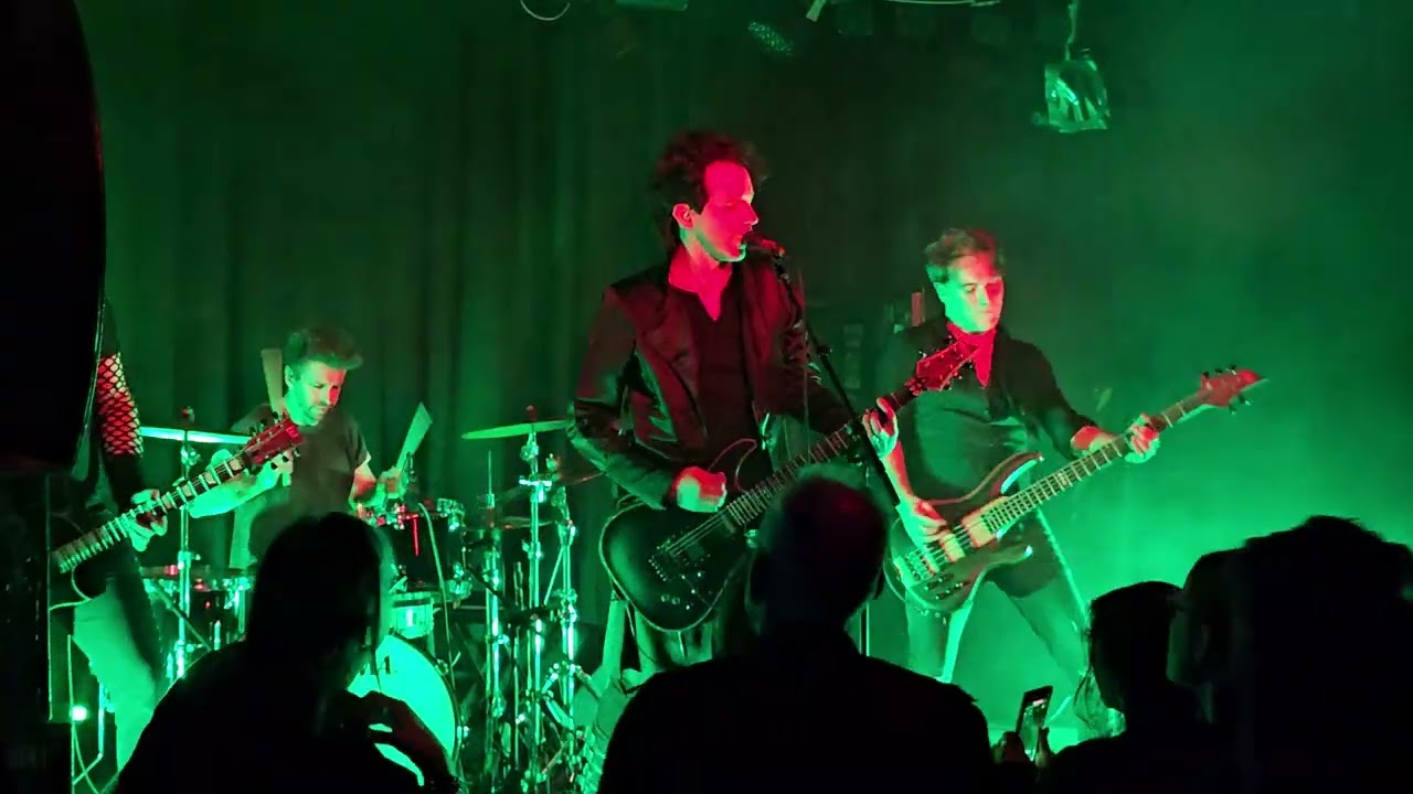 The Awakening - Cafe Glocksee Hannover - 03.11.25 - 2/9 - Upon The Water