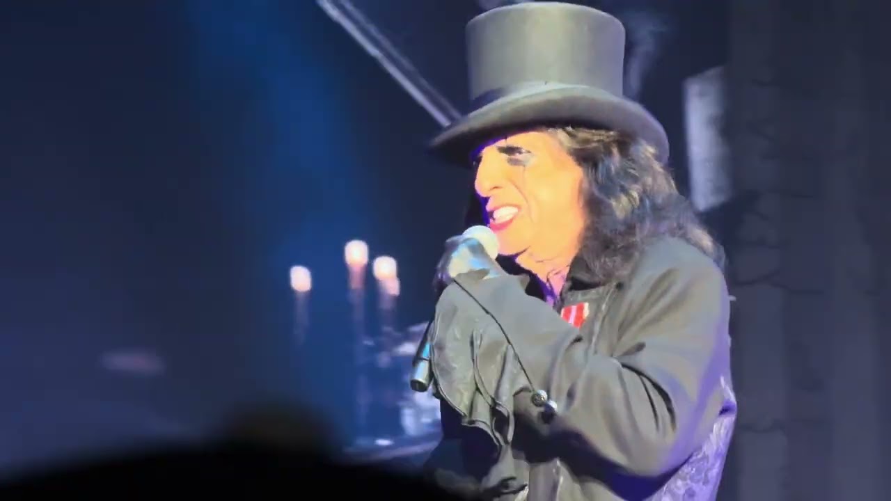 Alice Cooper - Who Do You Think We Are / Spark In The Dark (LIVE 4K) | Kia Forum - Oct 19, 2025