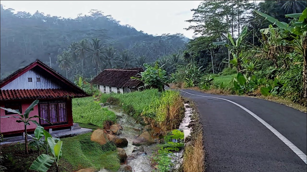 Pagi syahdu‼️mengundang rindu suasana perkampungan sepanjang sungai CIMUNTUR di kaki gunung sawal