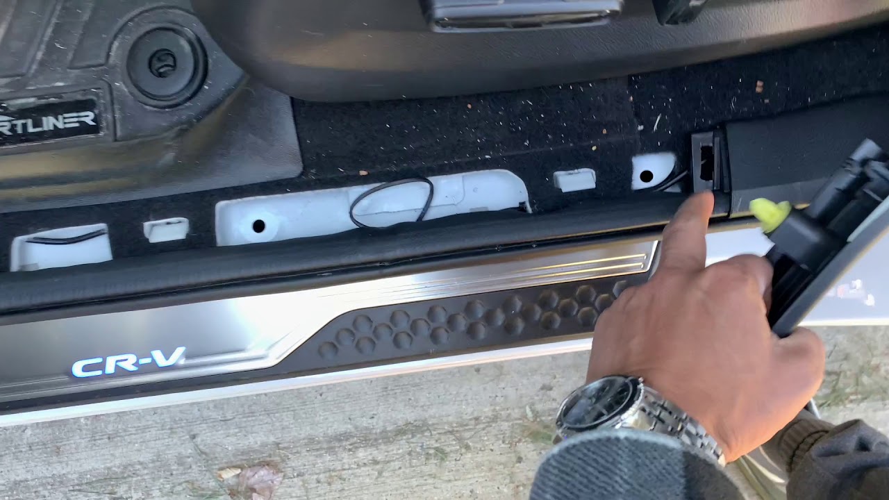 2017-2020 Honda CrV Led illuminated Door Sills Installation Guide take out plastic trim pieces