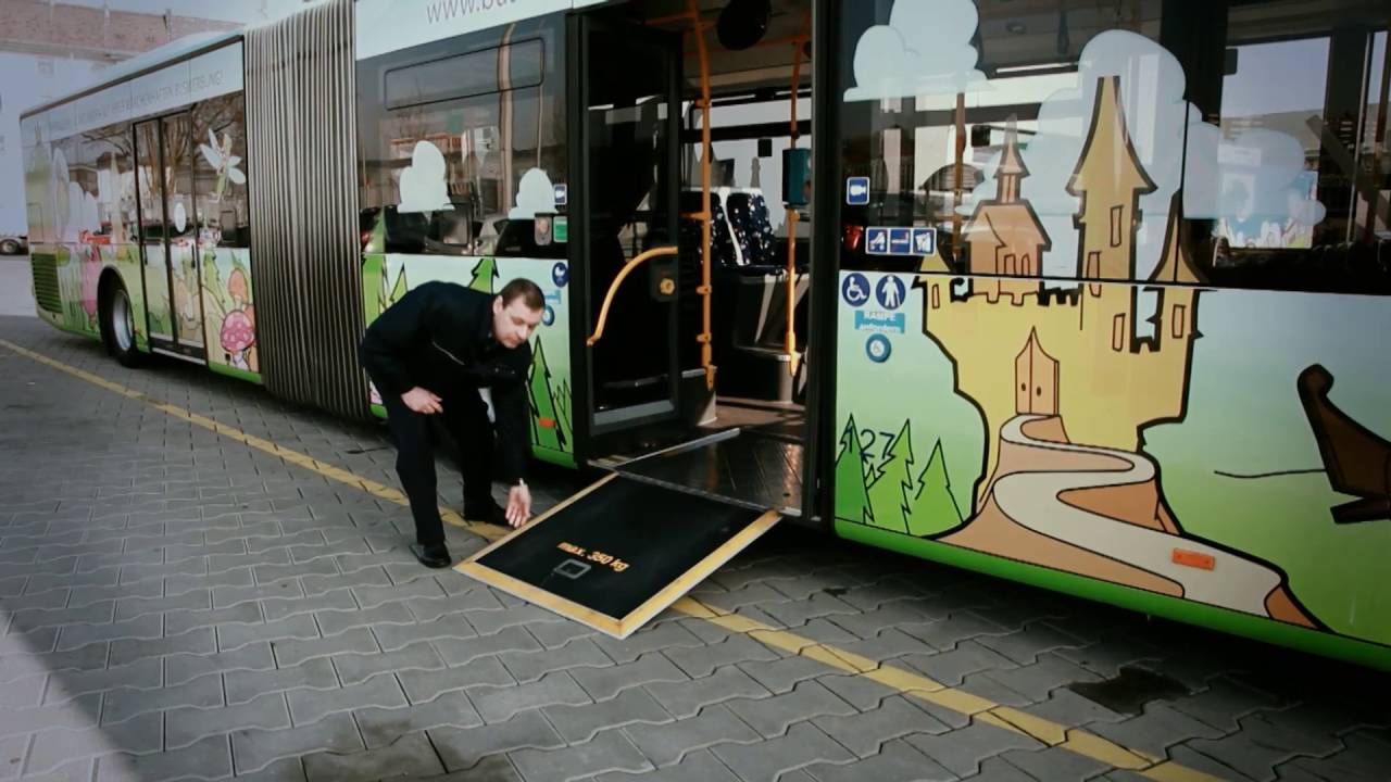 Wie funktioniert bei einem ESWE-Bus die Rollstuhlrampe?