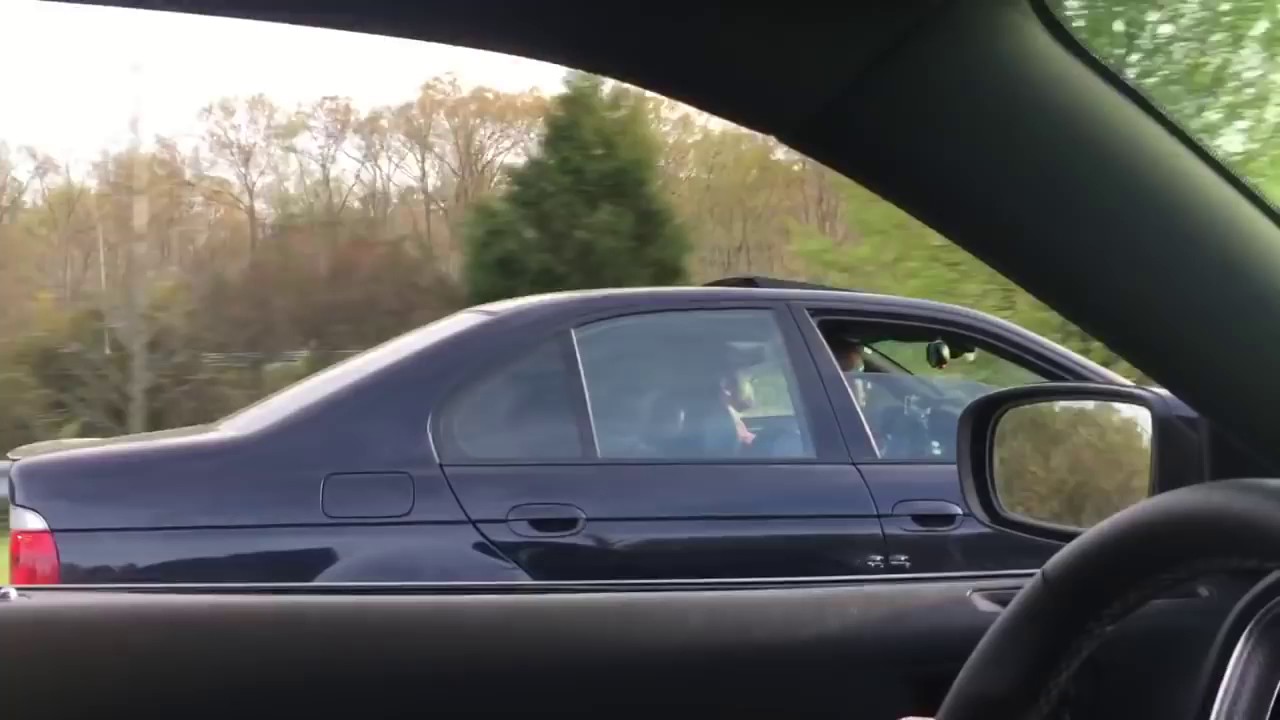 Bmw m5 e39 turbo  vs Dodge charger hellcat Rolling starrt 50 km h